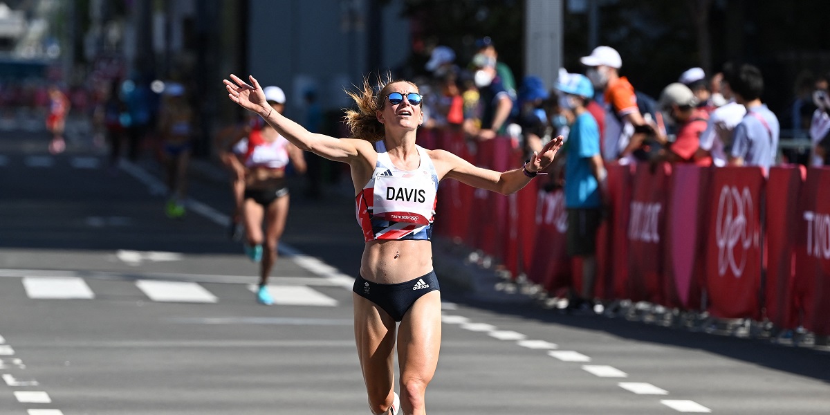 TRIO BATTLE TOUGH CONDITIONS IN WOMEN'S MARATHON